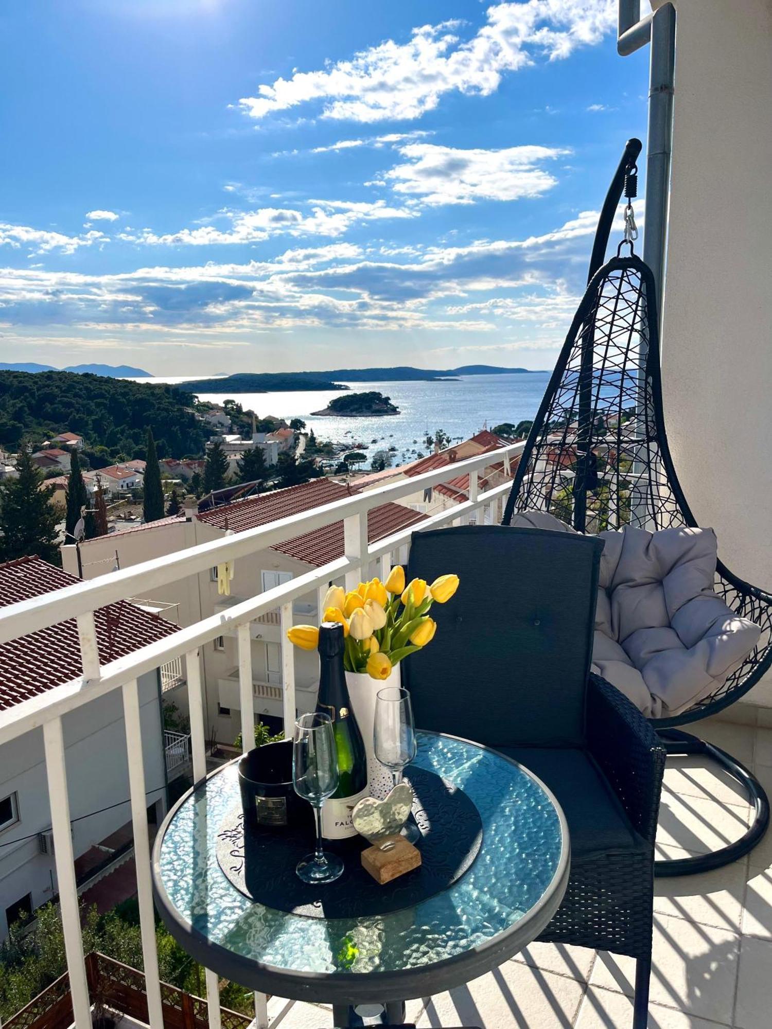 Buzolic 1 Hvar